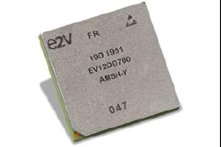 在實(shí)現(xiàn)高速、最先進(jìn)的SiP數(shù)據(jù)轉(zhuǎn)換發(fā)射端(Tx)解決方案方面，關(guān)鍵的技術(shù)是EV12DD700