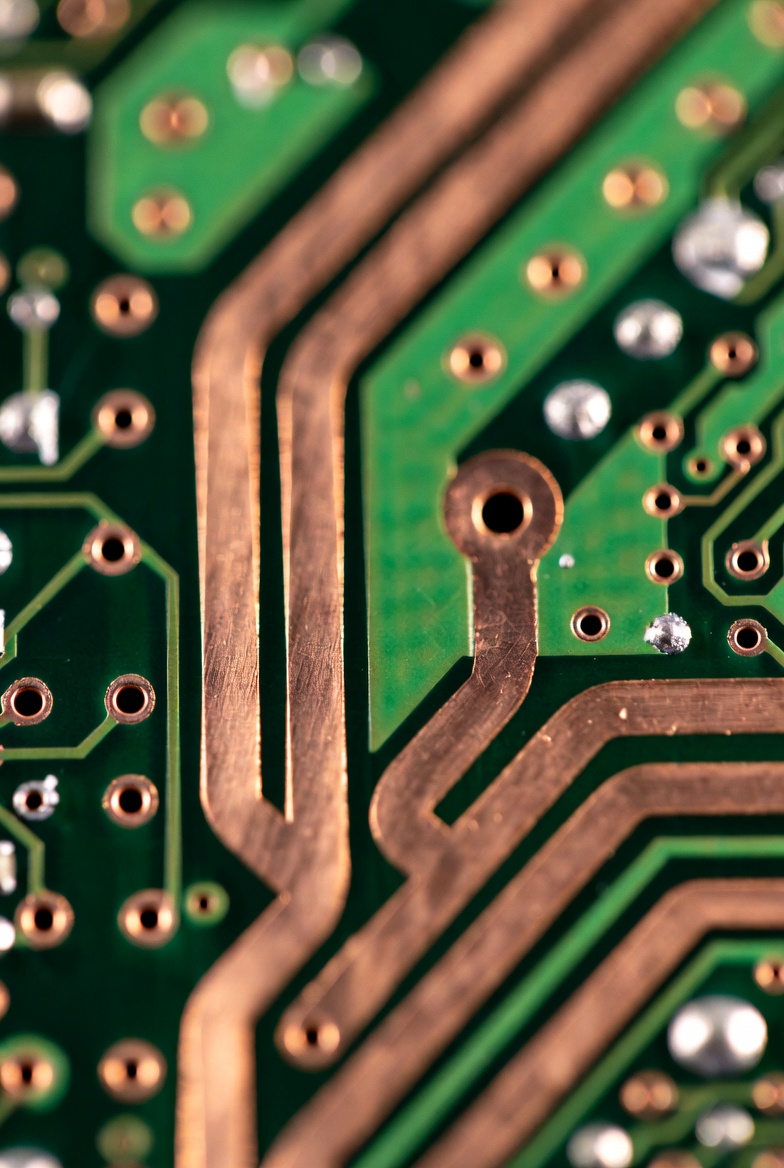 高速PCB信號線使用平滑圓弧拐角的宏觀細(xì)節(jié)圖